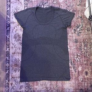Super cute lululemon dark gray swiftly tech!
